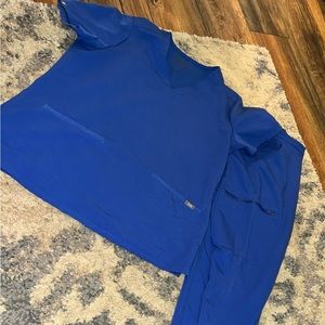 FIGS scrub set. Yola skinny pants with the 3 pocket scrub top
